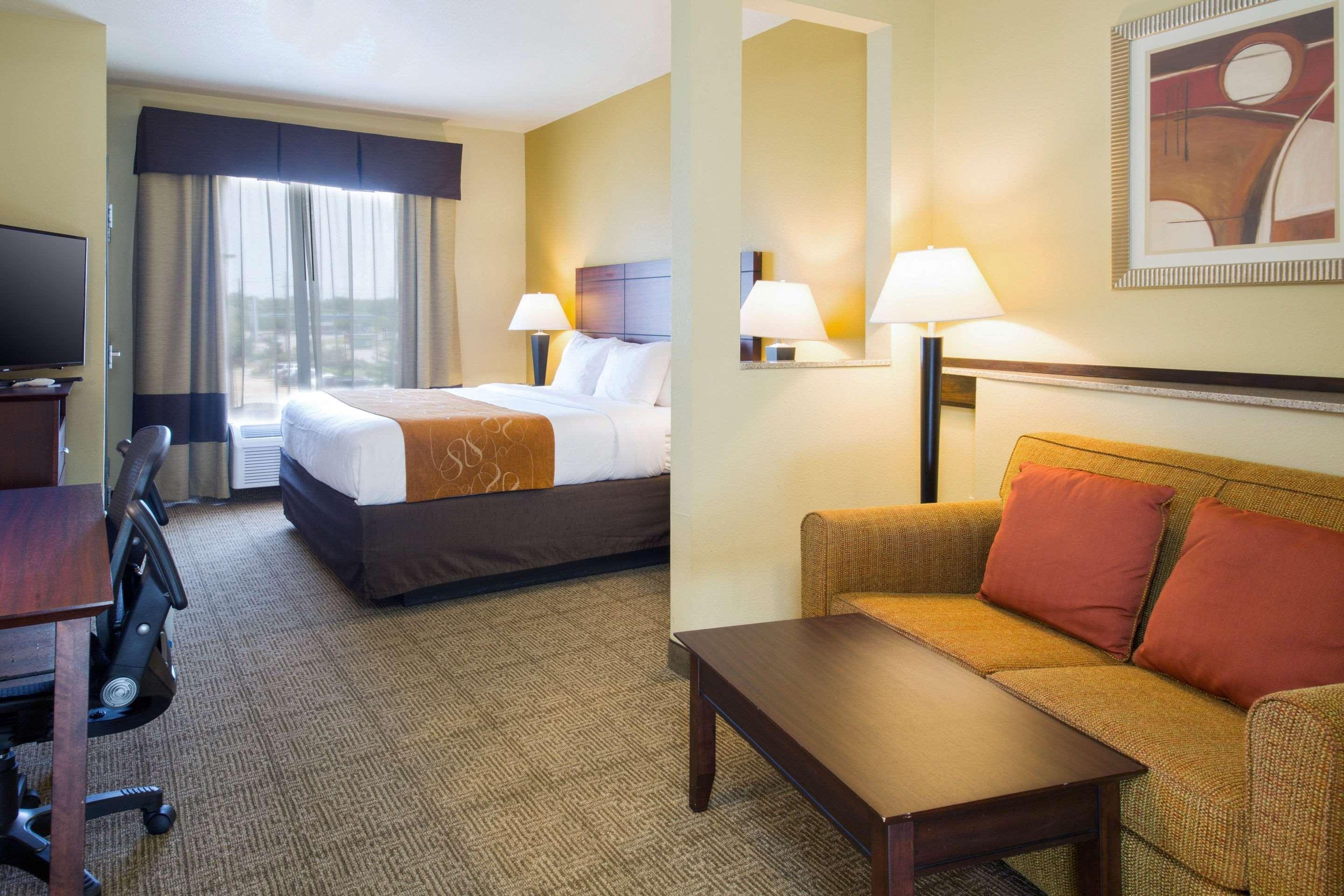 Comfort Suites Airport South Μοντγκόμερι Εξωτερικό φωτογραφία