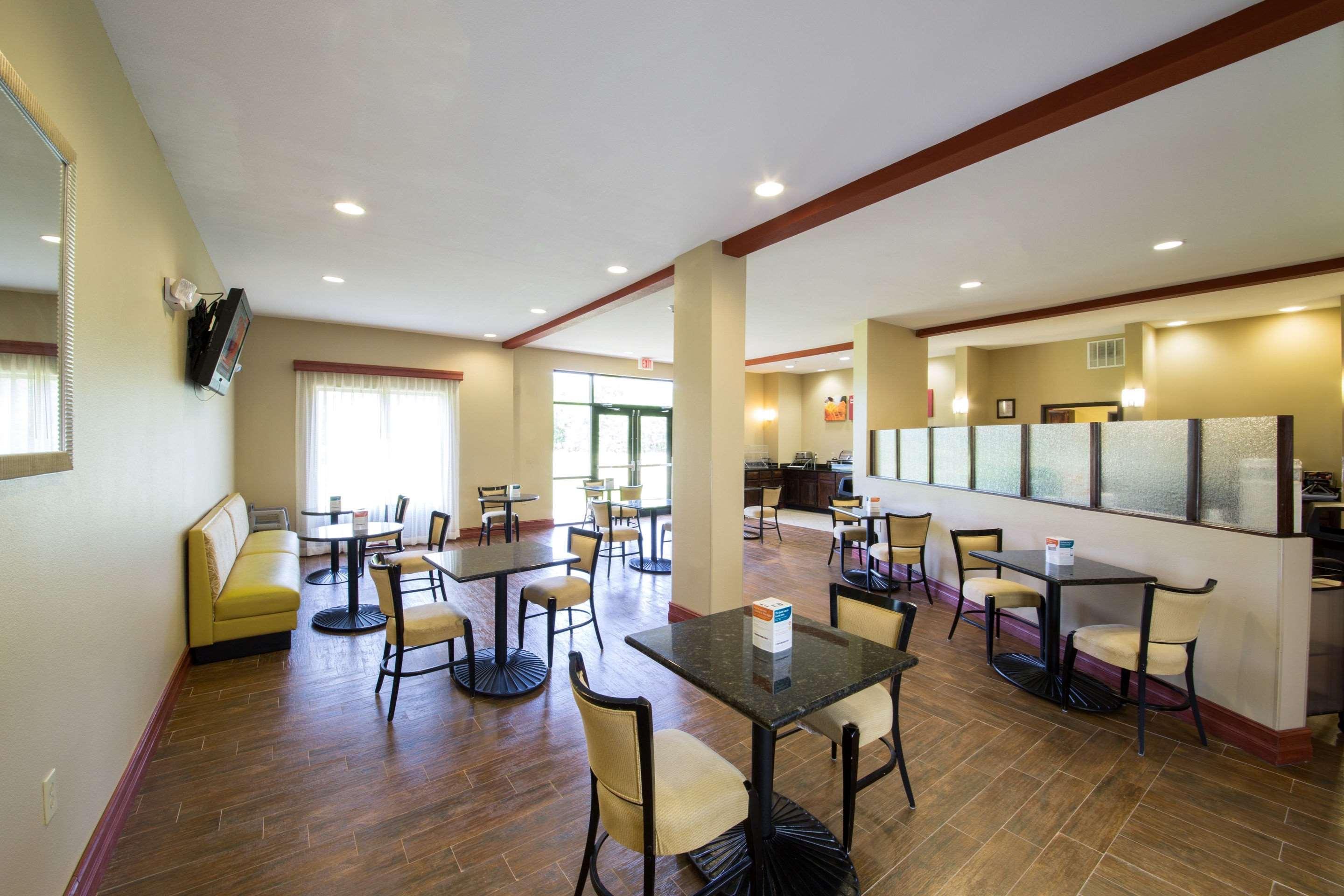 Comfort Suites Airport South Μοντγκόμερι Εξωτερικό φωτογραφία