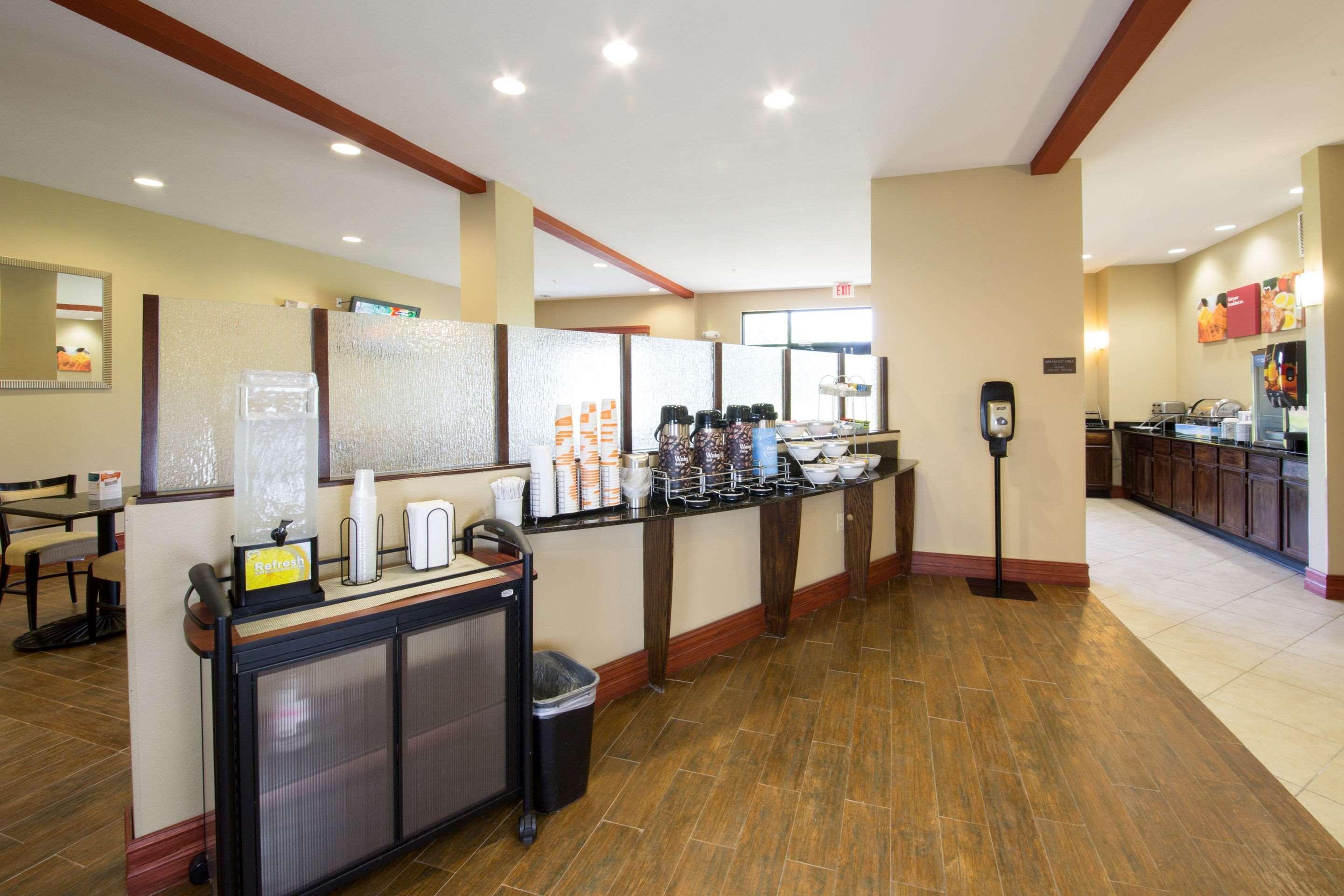 Comfort Suites Airport South Μοντγκόμερι Εξωτερικό φωτογραφία