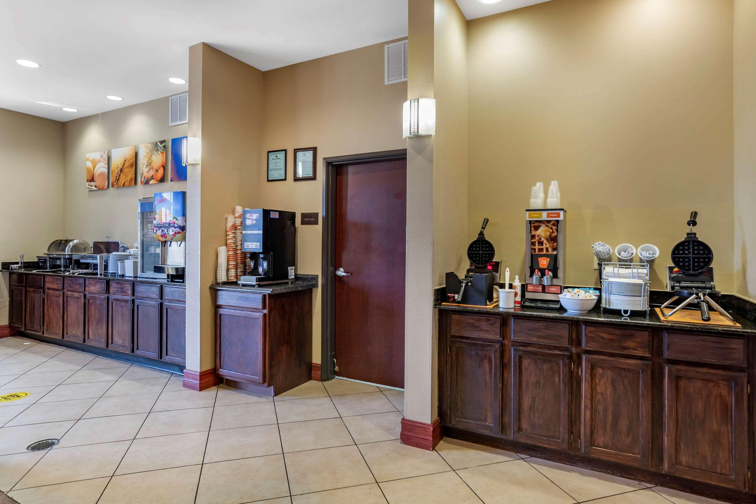 Comfort Suites Airport South Μοντγκόμερι Εξωτερικό φωτογραφία